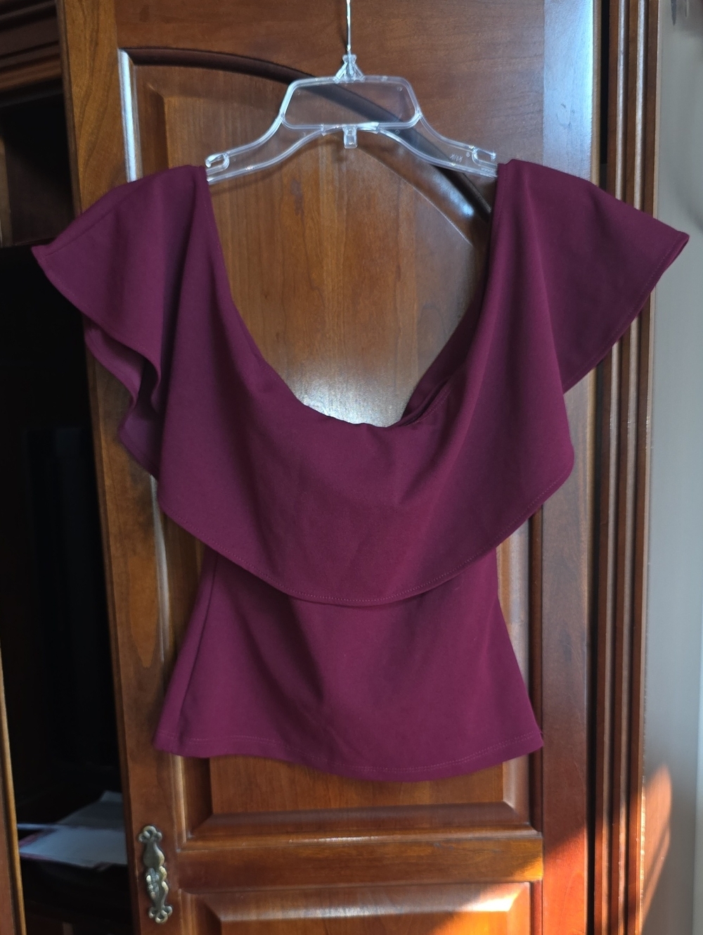Windsor Off-Shoulder Ruffle Top Small